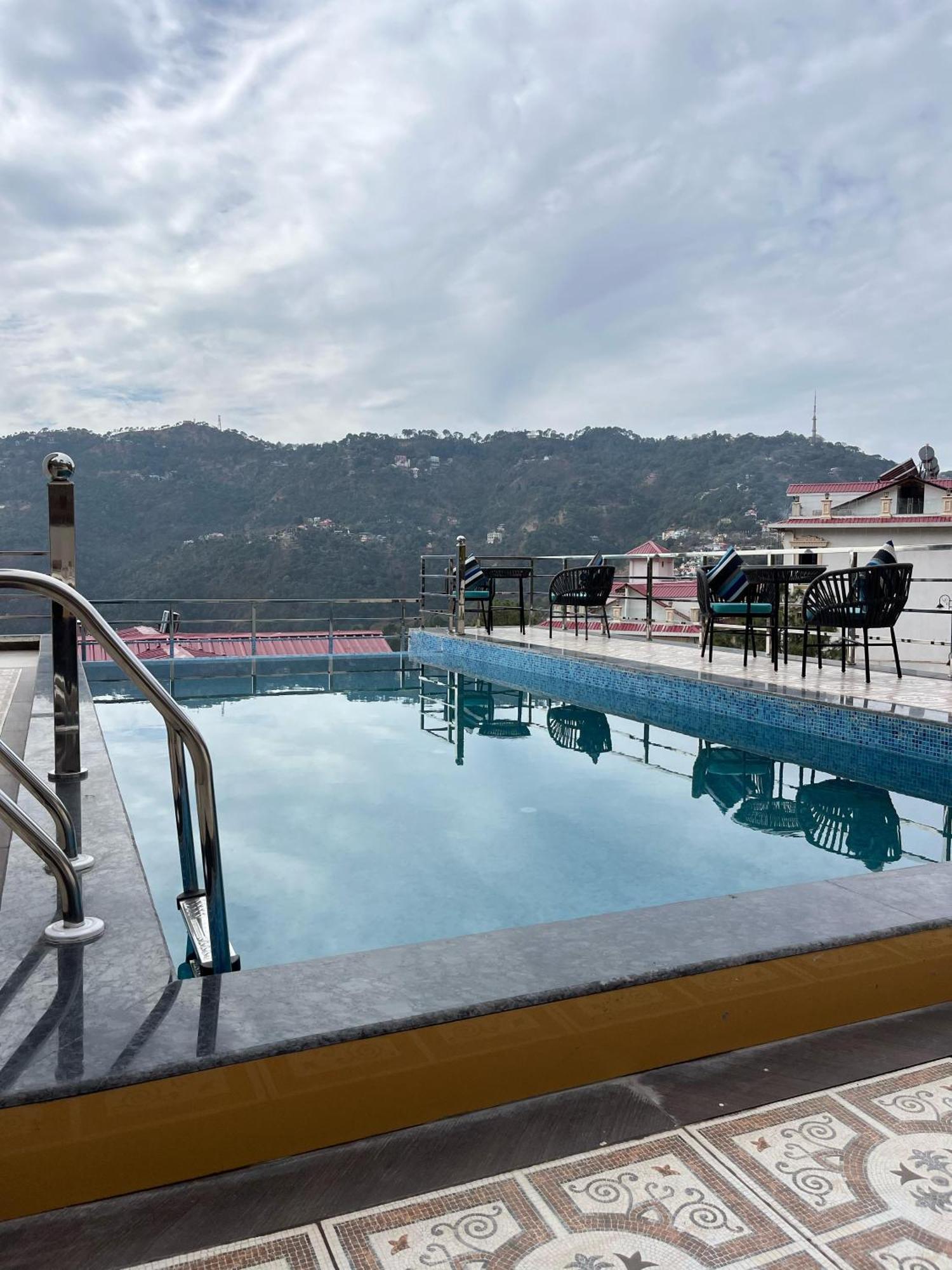 Villasita Resort Kasauli Ngoại thất bức ảnh